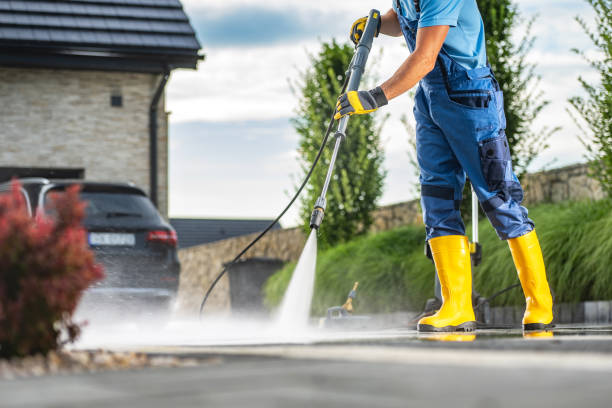 Why Choose Our Certified Pressure Washing Experts for Your Project Needs in Cedar Grove, FL?